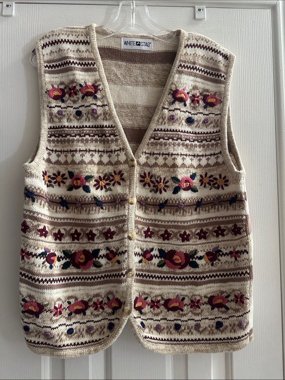White Stag Y2K 2000s Cream Floral Embroidered Knit Vest L? Whimsical Boho